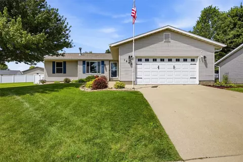 1520 Ranmar Ct, Ely, IA 52227