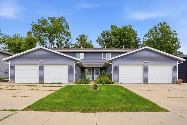 950 33rd Ave #C, Marion, IA 52302