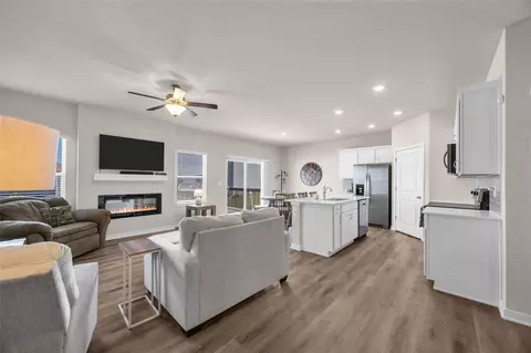 3325 Craven Dr, Coralville, IA 52241