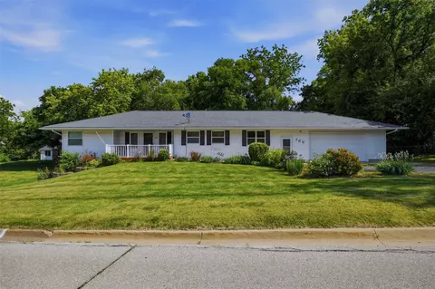 700 E 3rd St, Anamosa, IA 52205