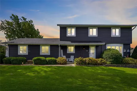 110 3rd St, Watkins, IA 52354