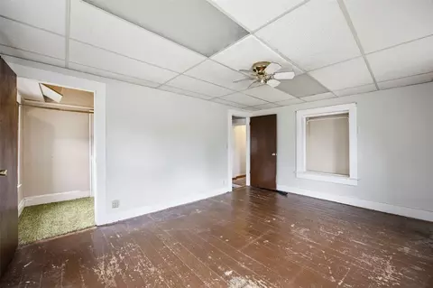 Bedroom - 401 E 4th St, Tipton, IA 52772 photo 3 of 6
