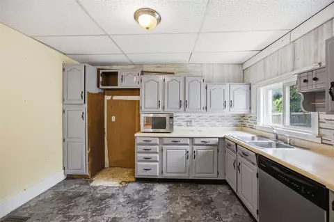 Kitchen - 401 E 4th St, Tipton, IA 52772 photo 3 of 3