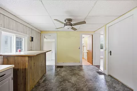Entry Way - 401 E 4th St, Tipton, IA 52772 photo 2 of 3