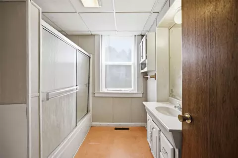 Bath - 401 E 4th St, Tipton, IA 52772 photo 1 of 2