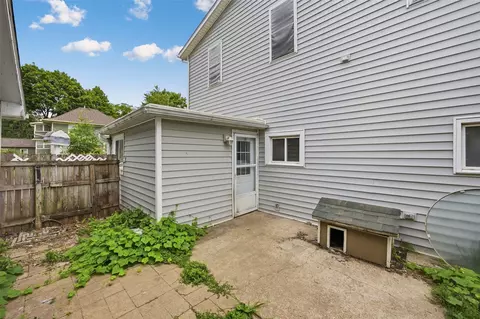 Exterior - 401 E 4th St, Tipton, IA 52772 photo 4 of 6