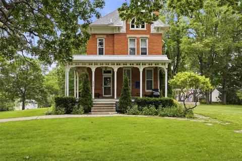 320 East St, Tipton, IA 52772