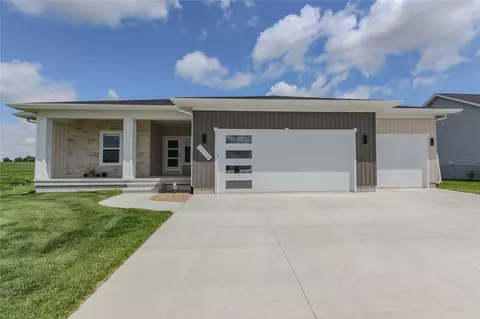 1529 3rd St SW, Mount Vernon, IA 52314