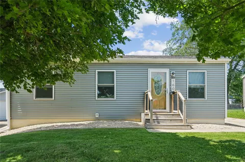 160 W Post Rd NW, Cedar Rapids, IA 52405