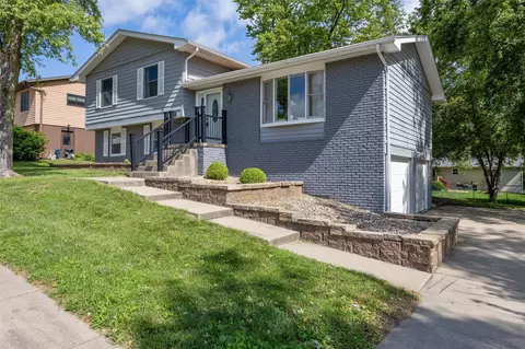 131 Penfro Dr, Iowa City, IA 52246