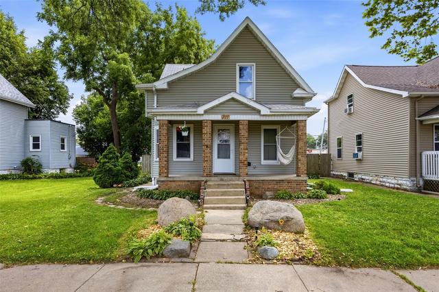 711 7th St SW, Cedar Rapids, IA 52404