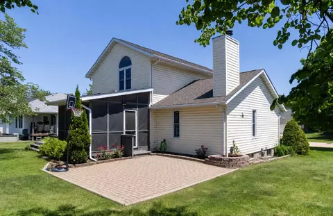 3010 Meadow Glen St, Marion, IA 52302