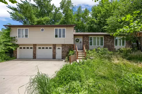 356 E Post Rd SE, Cedar Rapids, IA 52403 photo 1