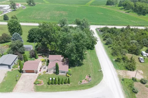 1690 140th St NW, Swisher, IA 52338