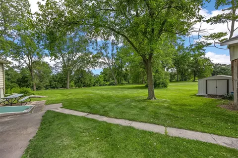 Exterior - 1311 Main St, Ely, IA 52227 photo 5 of 6
