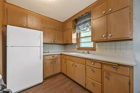 Kitchen - 1311 Main St, Ely, IA 52227 photo 2 of 5
