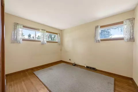 Bedroom - 1311 Main St, Ely, IA 52227 photo 2 of 3
