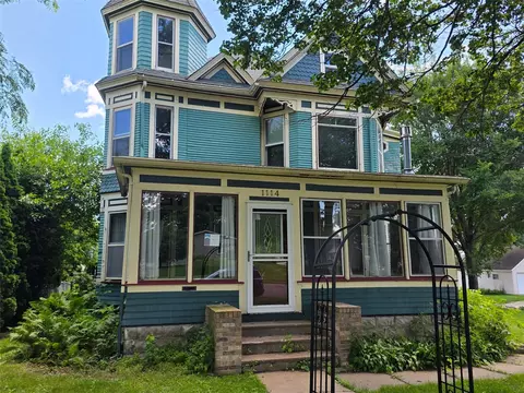 1114 2nd Ave, Vinton, IA 52349