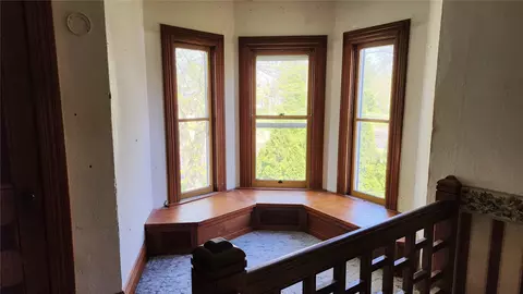 Entry Way - 1114 2nd Ave, Vinton, IA 52349 photo 1 of 1