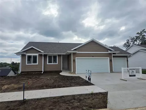 1833 Holly Meadow Ave SW, Cedar Rapids, IA 52404