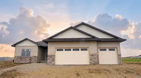 4123 Gemstone Rd, Marion, IA 52302