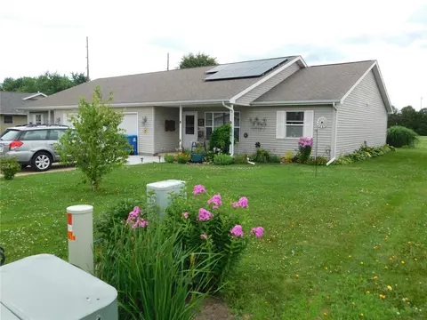 508 E Preston St, Stanwood, IA 52337