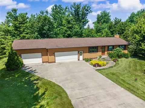 5304 Smithland Dr, Marion, IA 52302