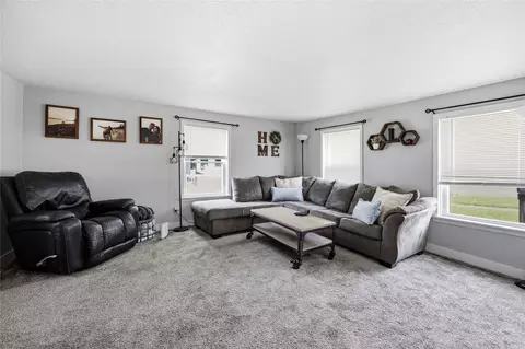 1310 8th St, Marion, IA 52302
