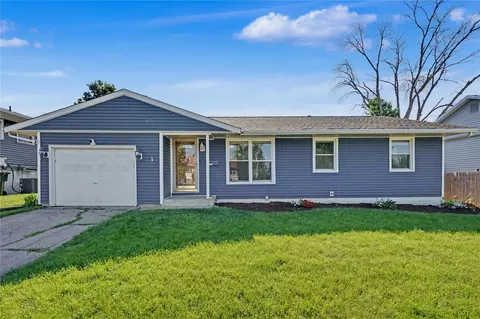 4520 Navajo Dr NE, Cedar Rapids, IA 52402