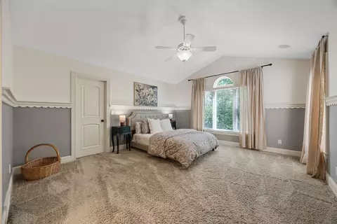 Bedroom - 4640 Blarney Dr, Cedar Rapids, IA 52411 photo 4 of 5