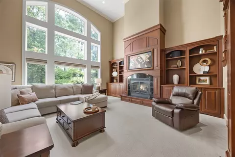Living - 4640 Blarney Dr, Cedar Rapids, IA 52411 photo 1 of 5