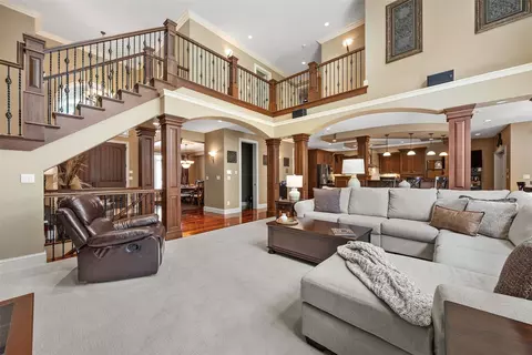 Living - 4640 Blarney Dr, Cedar Rapids, IA 52411 photo 2 of 5