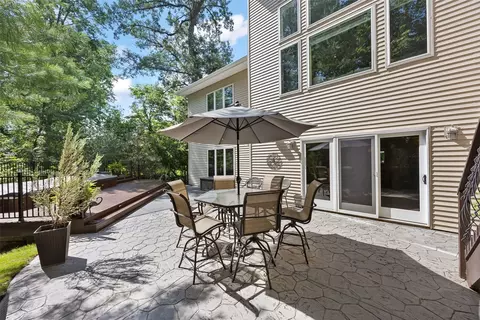 Exterior - 4640 Blarney Dr, Cedar Rapids, IA 52411 photo 8 of 11