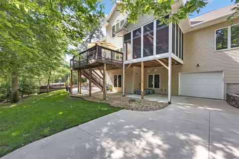 Exterior - 4640 Blarney Dr, Cedar Rapids, IA 52411 photo 10 of 11