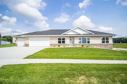 698 Wild Pine Ct, Springville, IA 52336