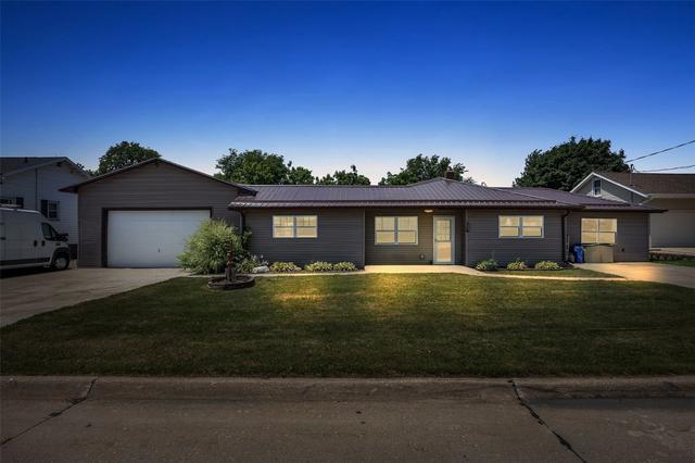 238 N 3rd Ave, Alburnett, IA 52202