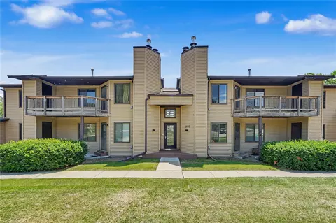 2050 Holiday Rd #C4, Coralville, IA 52241