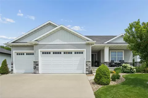 5697 Ridge Stone Ln, Marion, IA 52302