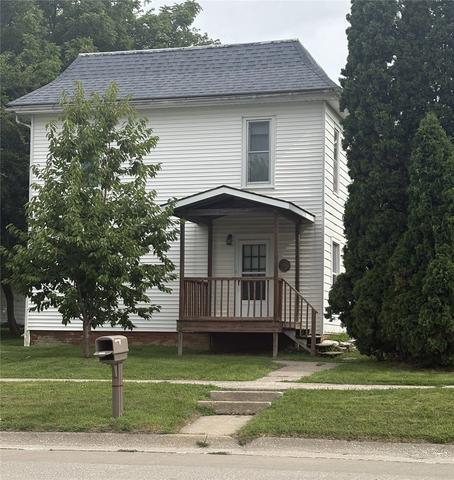 114 W Oak St, North English, IA 52316