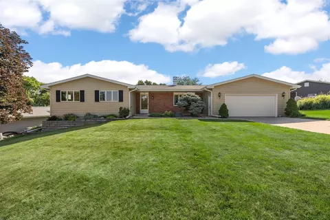 360 Parkland Dr SE, Cedar Rapids, IA 52403