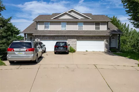 2020 Stratford Ct, Coralville, IA 52241