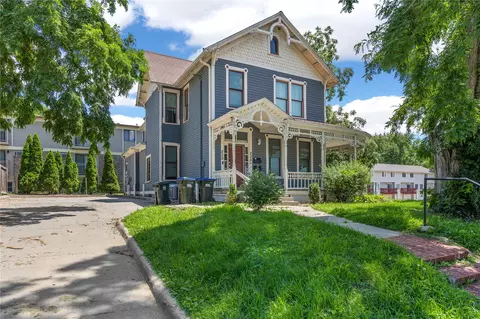 230 S Dodge St, Iowa City, IA 52240