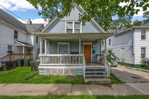 17 S Johnson St, Iowa City, IA 52240