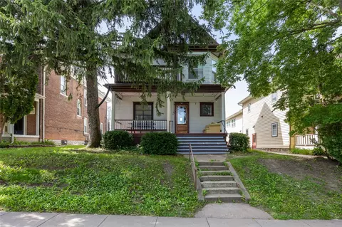 521 E College St, Iowa City, IA 52240