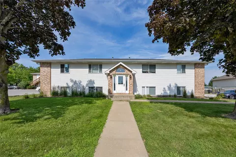 115 Sugar Creek Ln, North Liberty, IA 52317