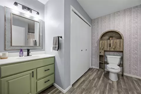 Bath - 624 E 6th St, Tipton, IA 52772 photo 2 of 2
