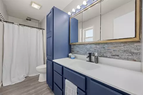 Bath - 624 E 6th St, Tipton, IA 52772 photo 1 of 2