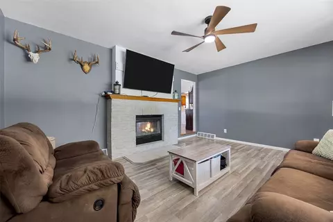 Living - 624 E 6th St, Tipton, IA 52772 photo 2 of 3