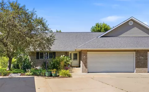 507 Washington Ct #B, Mount Vernon, IA 52314