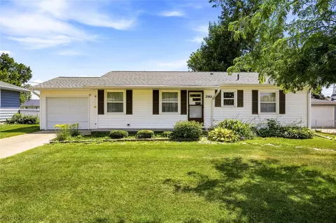 2965 15th Ave, Marion, IA 52302